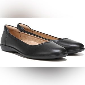 Naturalizer Black Leather Flexy Flat